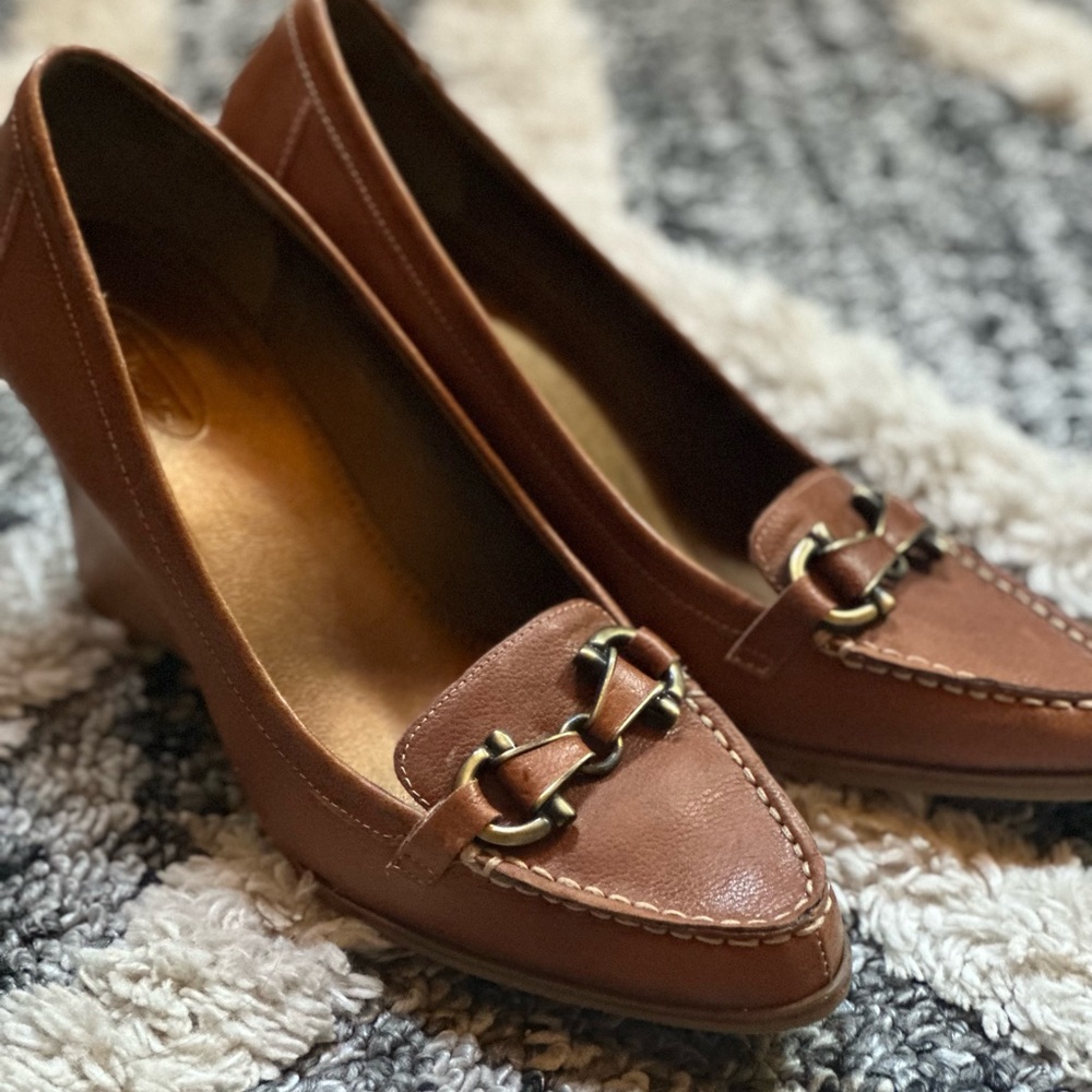 Talbots Tan Leather Wedge Heel Shoes Loafer Style size 10